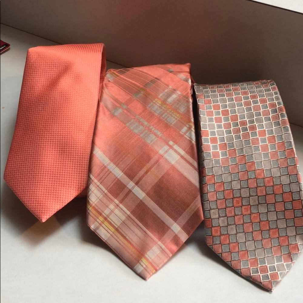 Set of 3 ties Calvin Klein (2) Banana Republic (1)